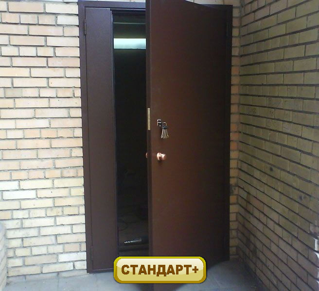 Входная подъездная дверь металлическая